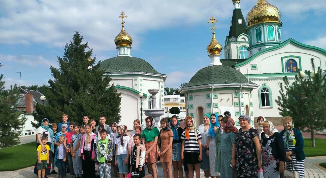 Гости из Тимашевска посетили духовный центр Святой Троицы